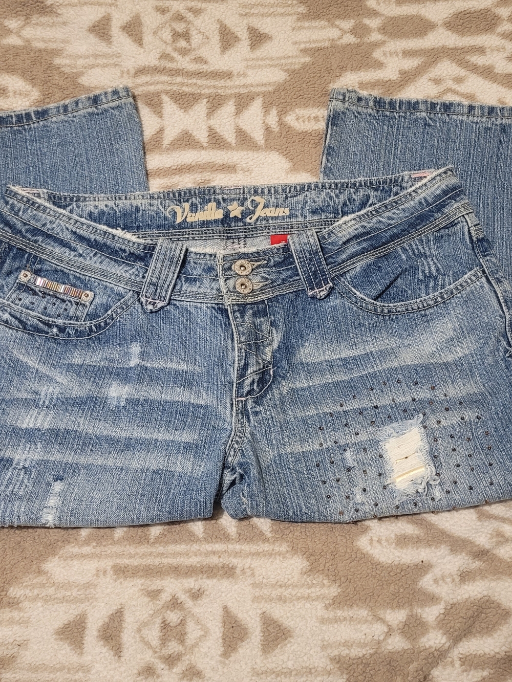 Vanilla Jeans. Capris. Light Blue Distressed Ankle Jeans